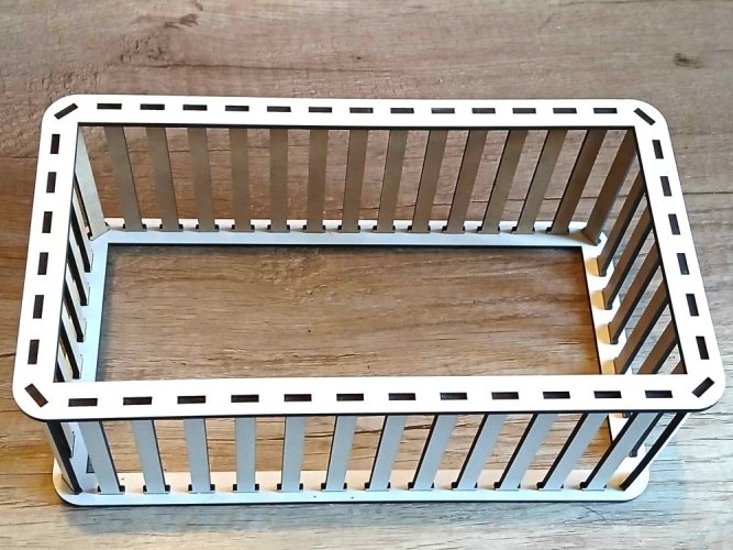 Konstrukce pro vyplétaný kapesník s víkem 27x15x10cm typ 56 BÍLÁ